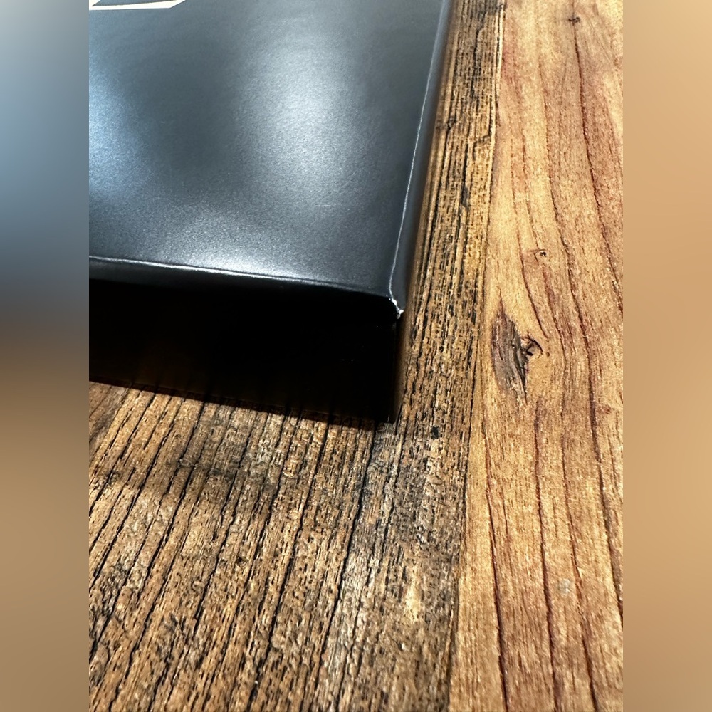 Yves Saint Laurent Black and Gold Beauté Presentation Box - Picture 2 of 11